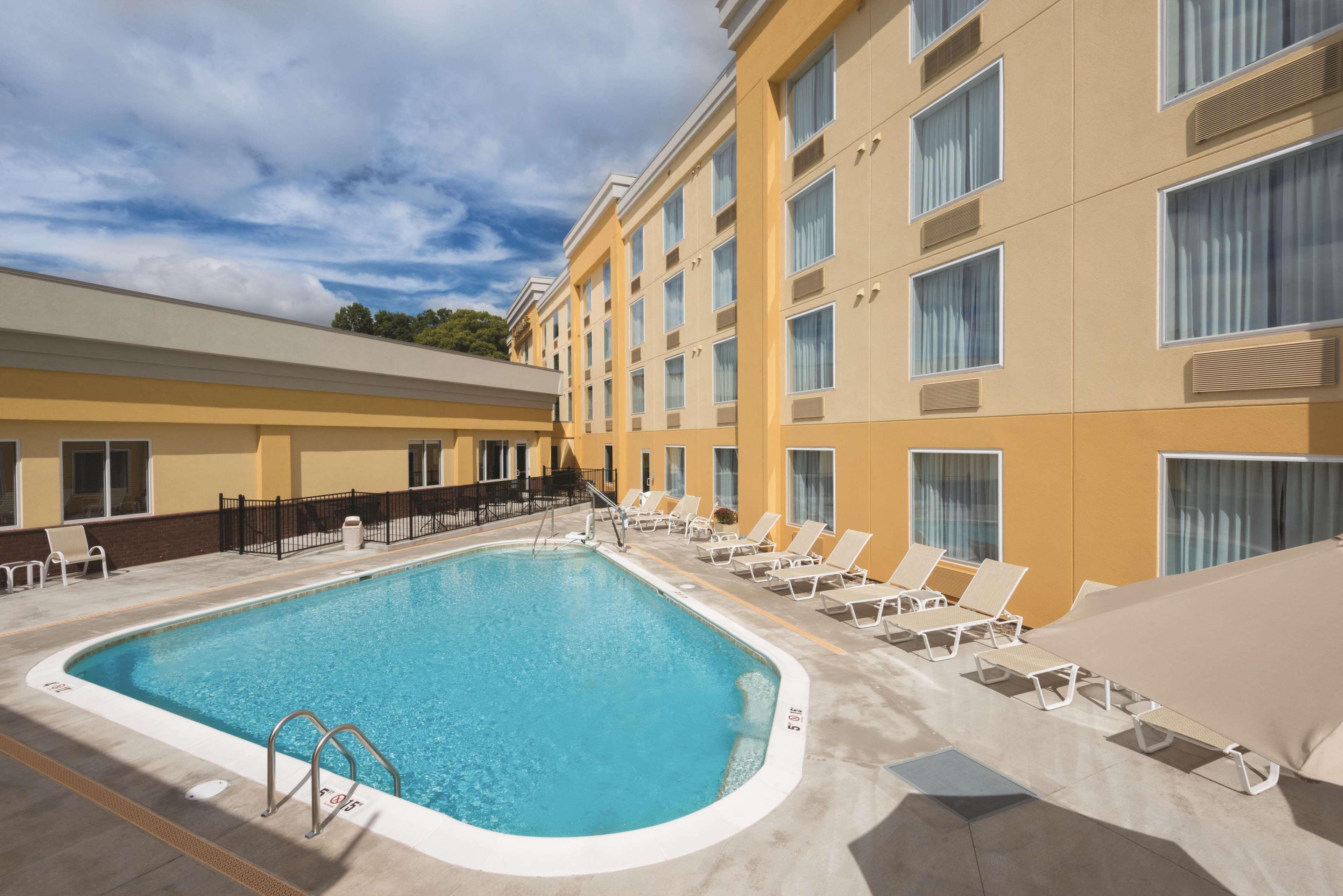La Quinta By Wyndham Lynchburg At Liberty Univ. Hotel Buitenkant foto